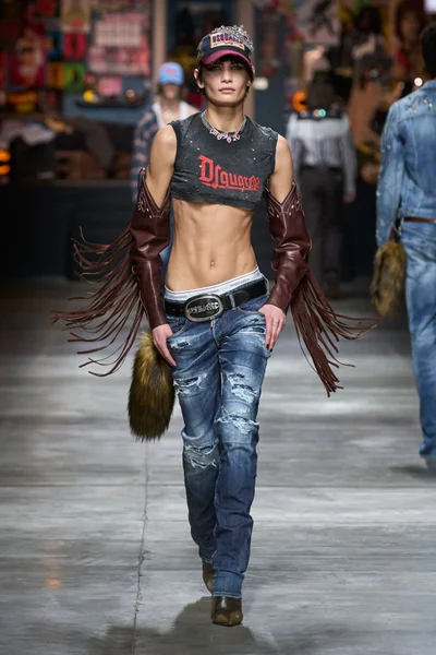 Look 13
